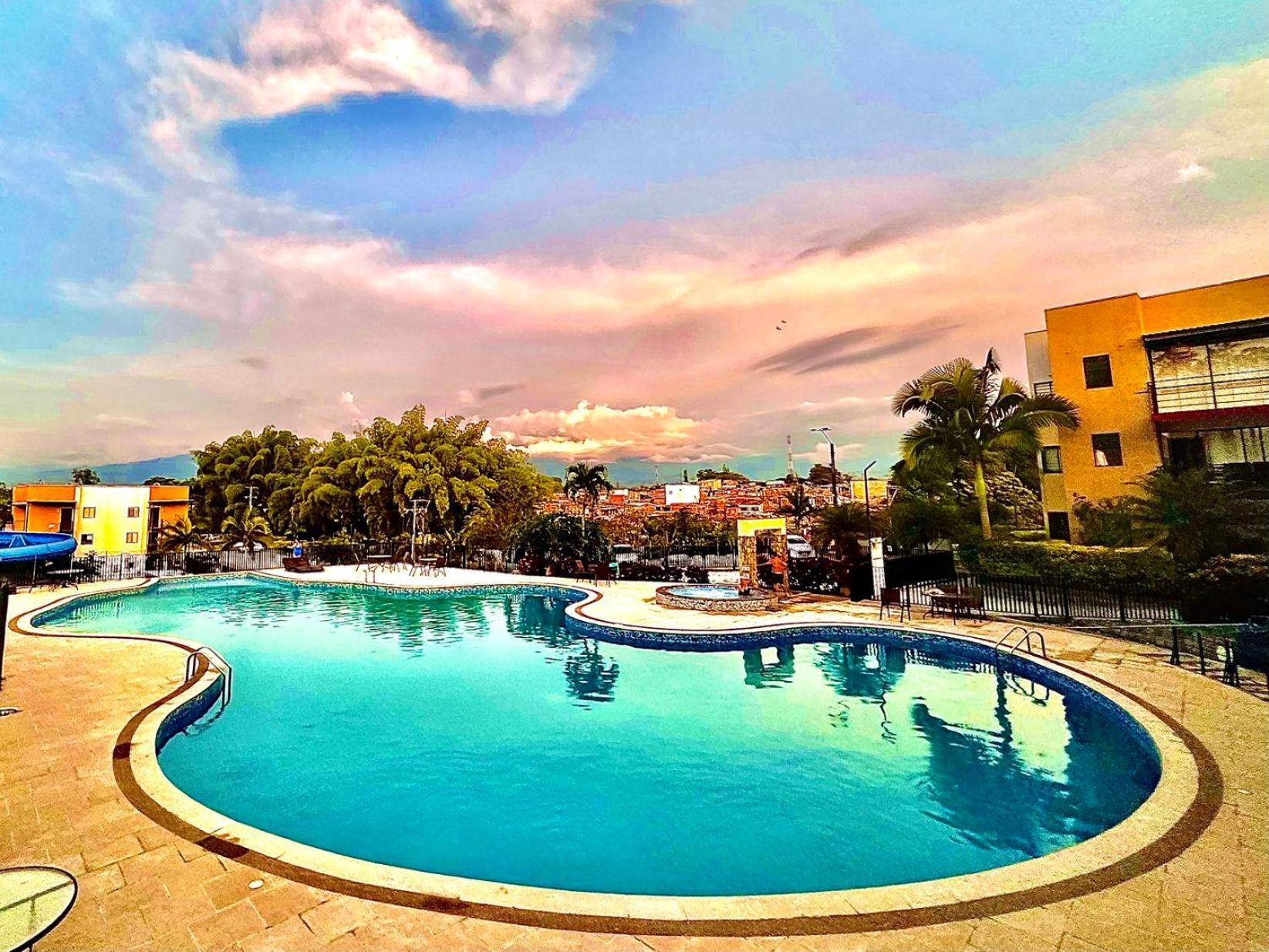 Apartamento Privado Vacacional A 5M Del Aeropuerto, 20 Minutos Del Parque Del Cafe Y Centro De Armenia Con 4 Piscinas, 3 Jacuzzi, Sauna By Molca Xperiences 2H Exteriér fotografie
